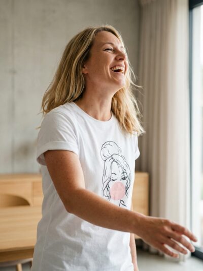 valge oversize T-särk roosa nätsumulliga