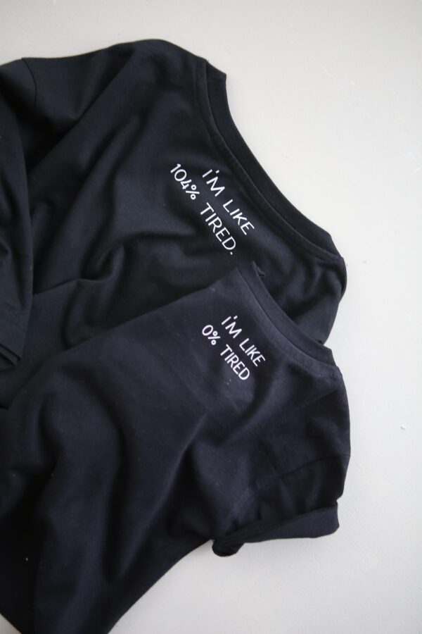 Good looking kids matching t-shirts - Image 2