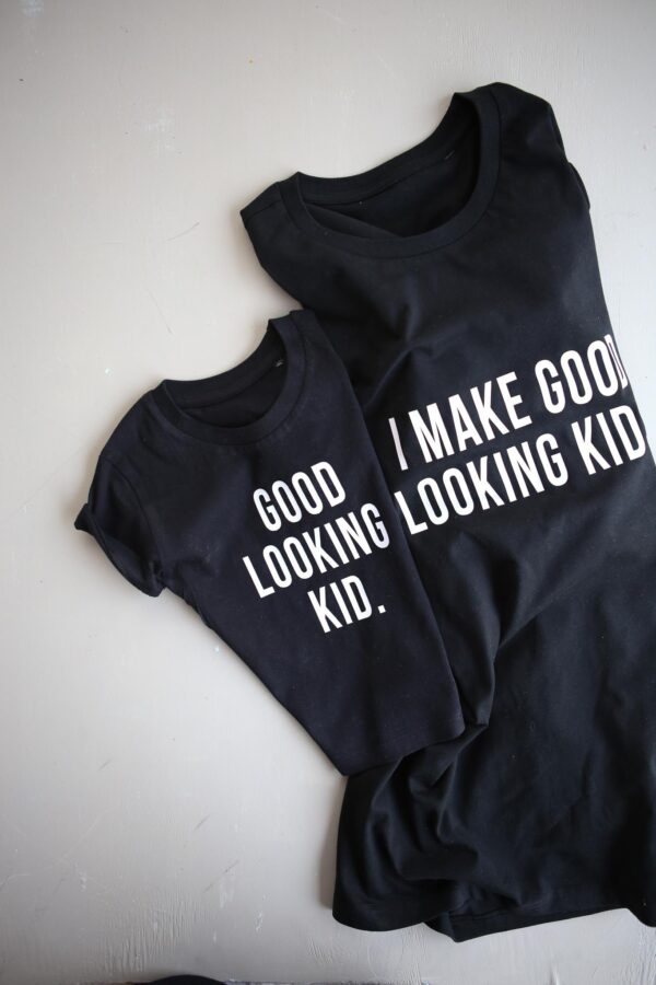 Good looking kids matching t-shirts - Image 3