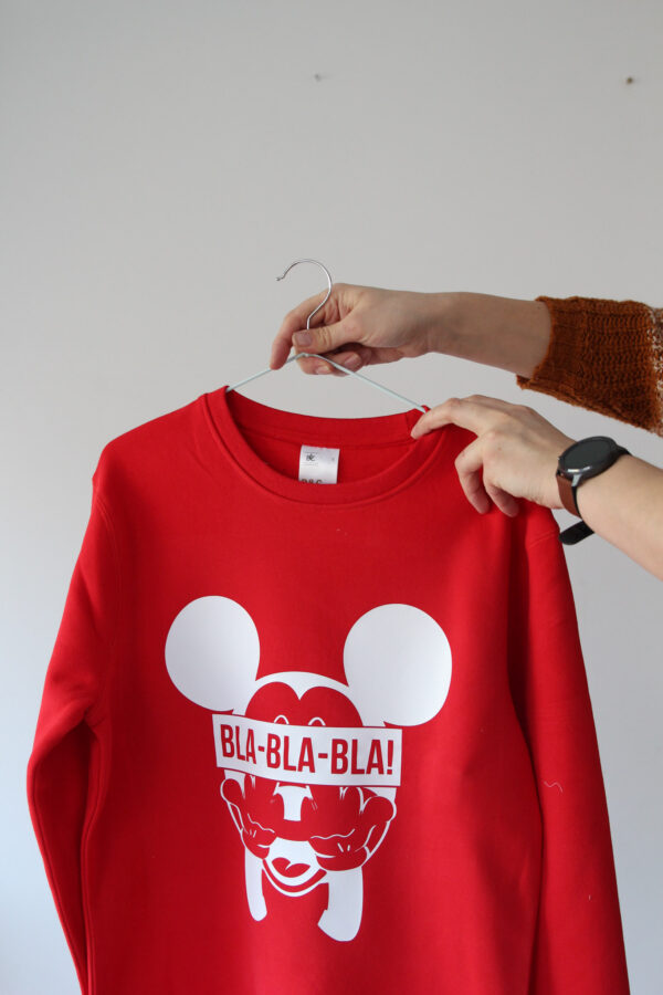 Black GIraffe punane hoodie