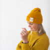 sinepikollane müts pandaga, beanie naistele
