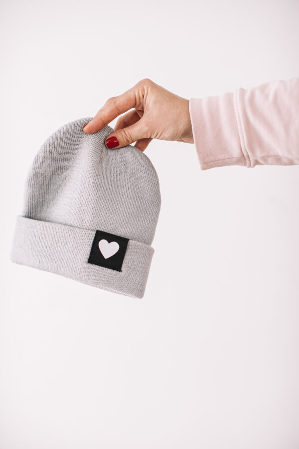 hall müts südamega, beanie naistele
