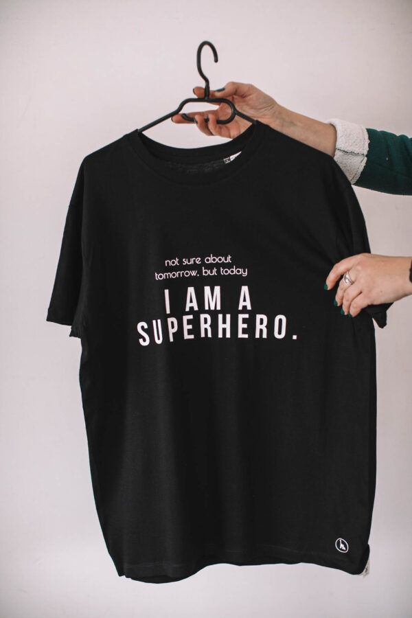 I am a superhero, must tsärk meestele