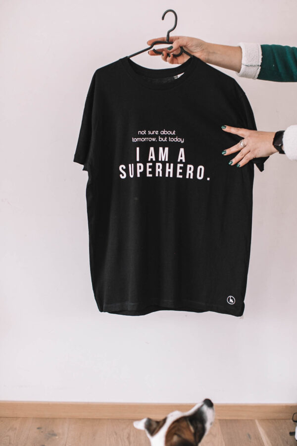 I am a superhero, must tsärk meestele