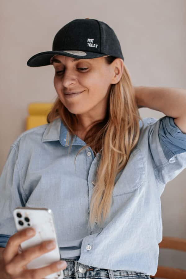 Cap with message - Image 4