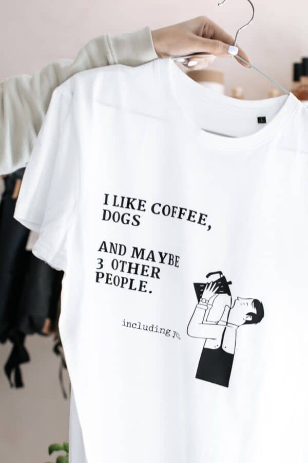 I like coffee, dogs and maybe 3 other people T-särk - Image 3