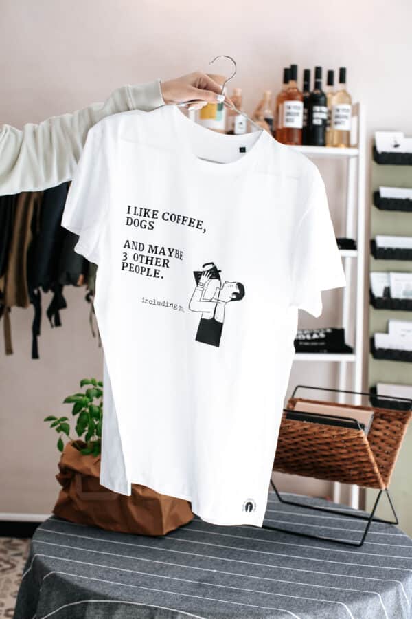 I like coffee, dogs and maybe 3 other people T-särk - Image 2