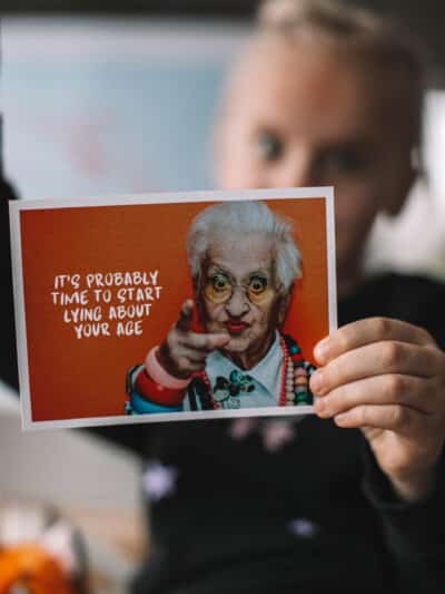 Postkaart "Start lying"