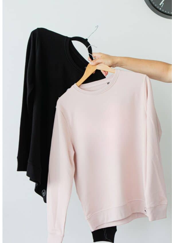 Minimalist slogan-free sweatshirt – ultra-soft & sustainably made - Image 2