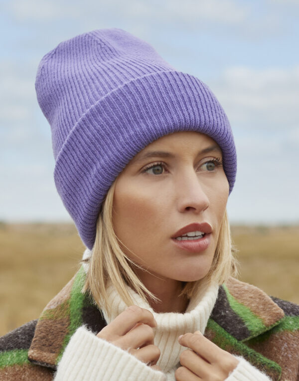 Ülipehme beanie müts – sõnumita (sest ta ei peagi midagi ütlema) - Image 2