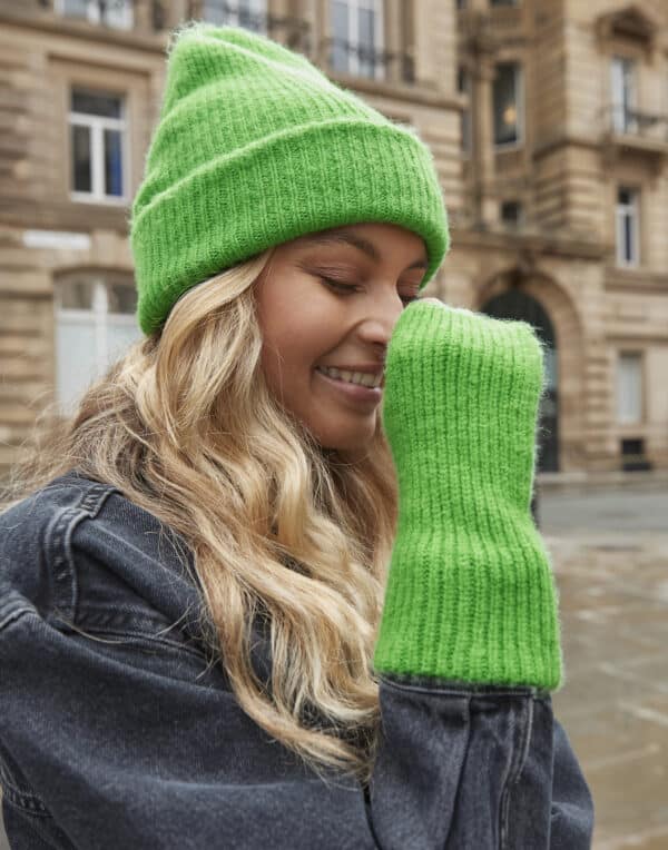 hat and hand warmers set